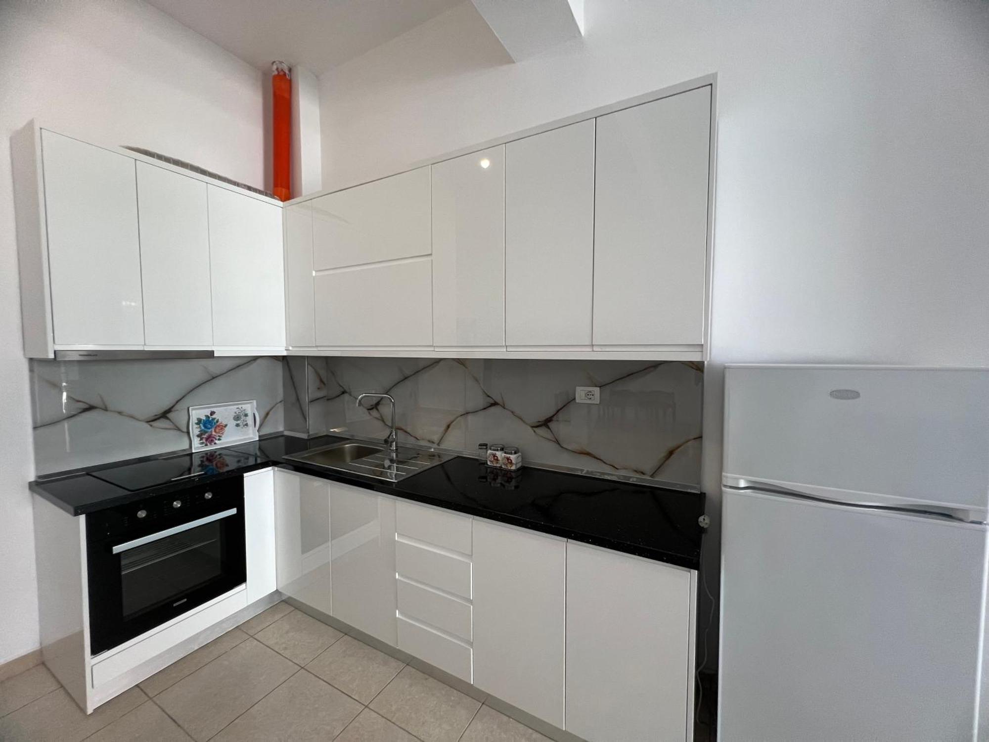 Ground Floor Comfort - Spacious & Modern Orikum